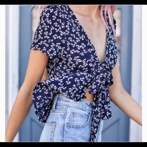 Brandy Melville J. Galt tie top